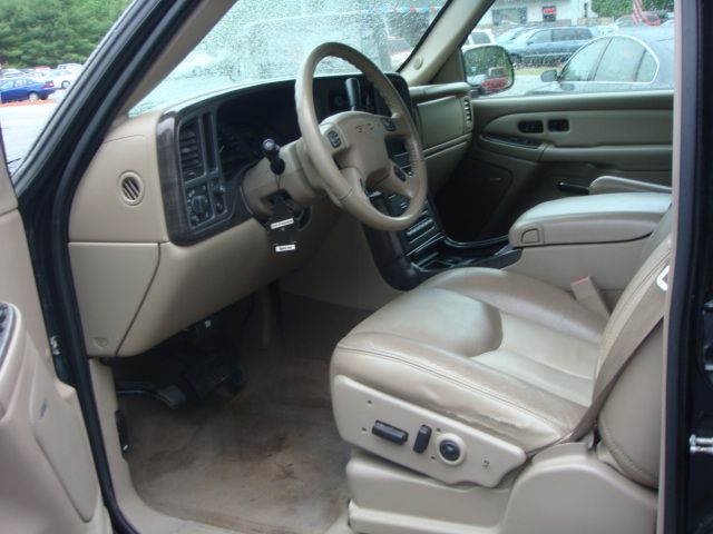 GMC Yukon XL 2005 photo 1