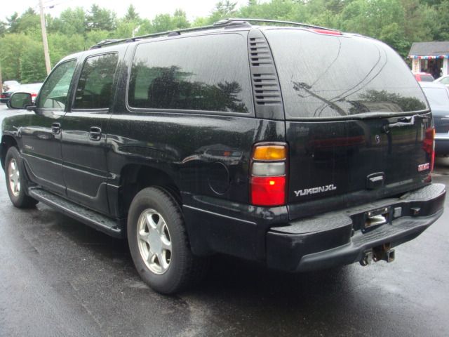 GMC Yukon XL 2005 photo 2