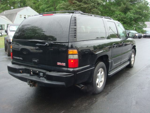 GMC Yukon XL 2005 photo 3