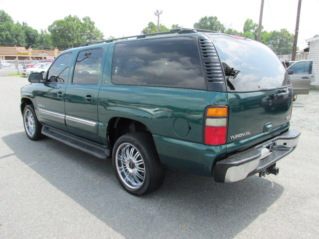 GMC Yukon XL 2005 photo 4