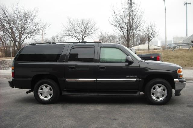 GMC Yukon XL 2005 photo 3