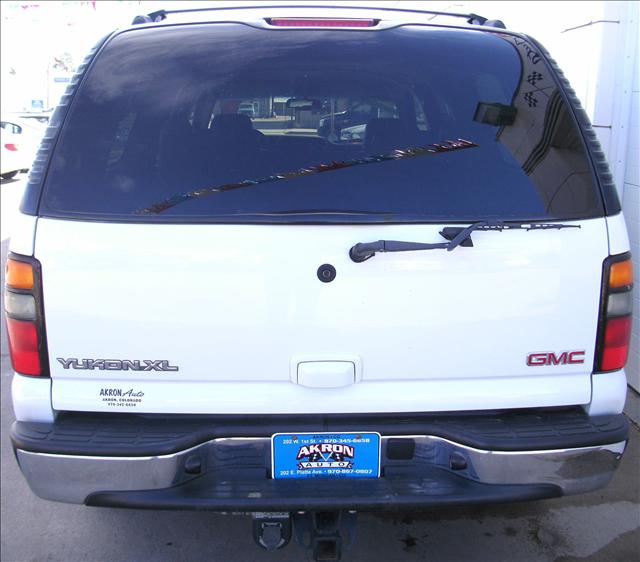 GMC Yukon XL 2005 photo 3