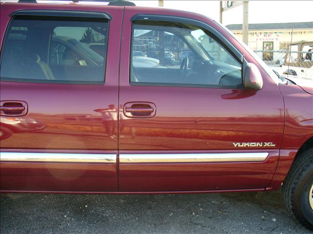 GMC Yukon XL 2005 photo 3