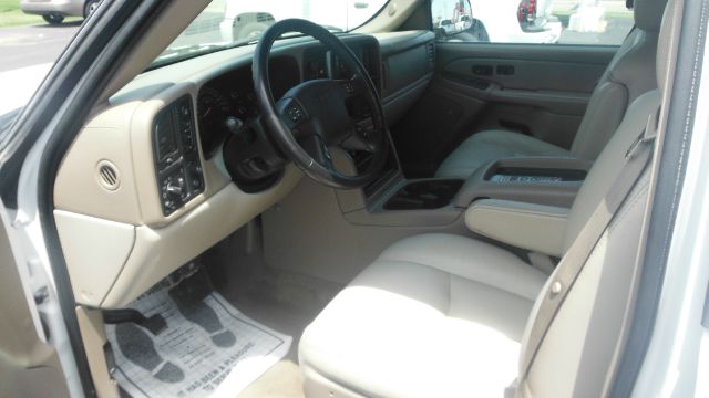 GMC Yukon XL 2005 photo 12