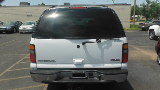 GMC Yukon XL 2005 photo 13