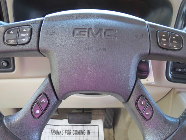 GMC Yukon XL 2005 photo 9