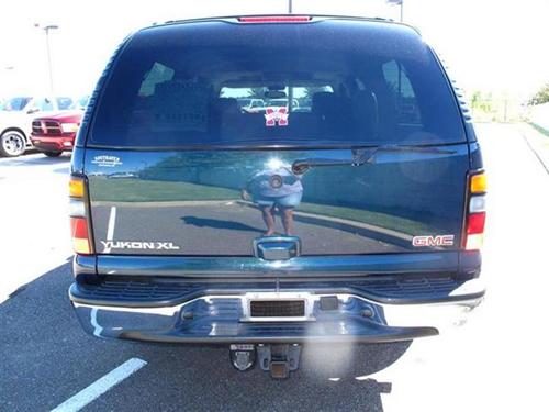 GMC Yukon XL 2005 photo 3