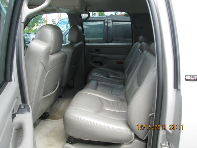 GMC Yukon XL 2005 photo 2