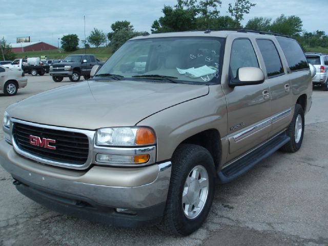 GMC Yukon XL 2005 photo 2