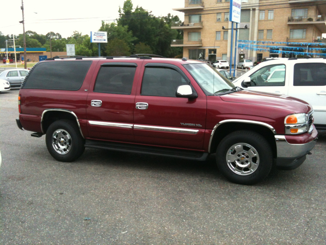 GMC Yukon XL 2005 photo 2