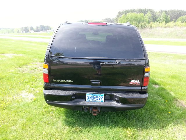 GMC Yukon XL 2005 photo 1