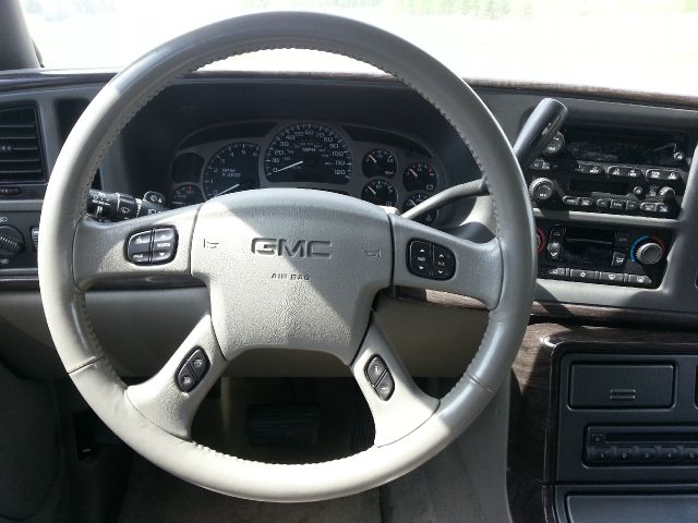 GMC Yukon XL 2005 photo 14