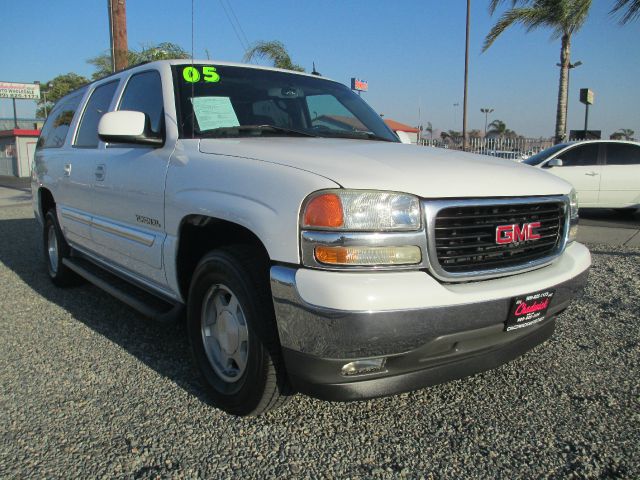 GMC Yukon XL 2005 photo 1