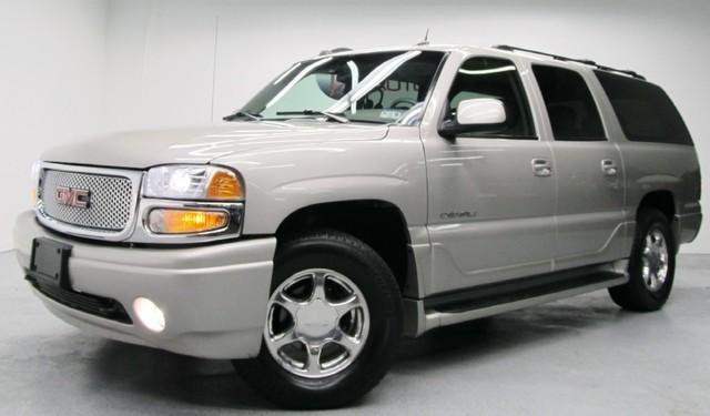 GMC Yukon XL 2005 photo 2