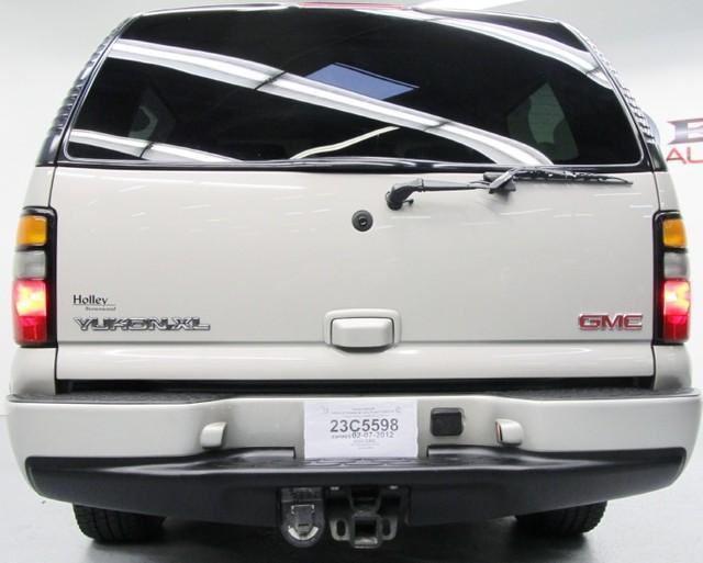 GMC Yukon XL 2005 photo 4