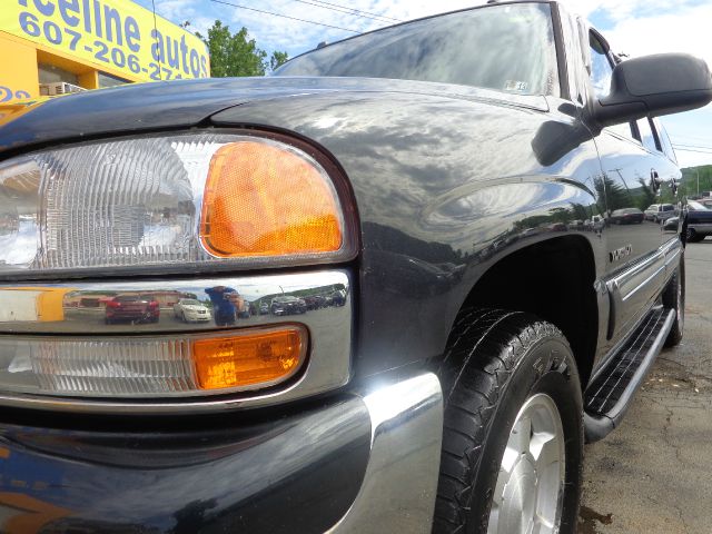 GMC Yukon XL 2005 photo 10