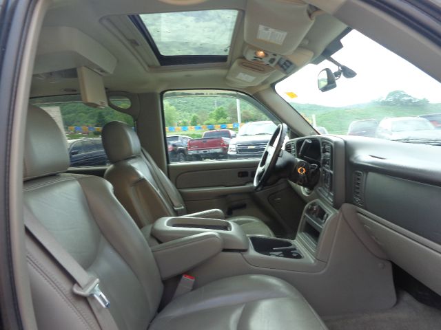 GMC Yukon XL 2005 photo 12