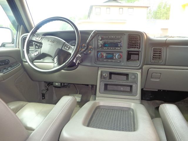 GMC Yukon XL 2005 photo 5