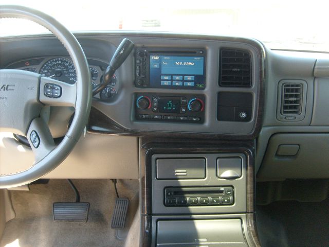 GMC Yukon XL 2005 photo 7