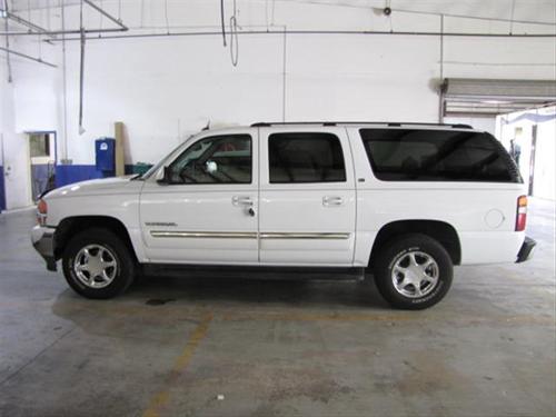 GMC Yukon XL 2005 photo 2