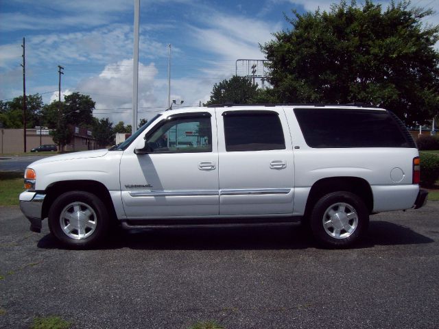 GMC Yukon XL 2005 photo 1