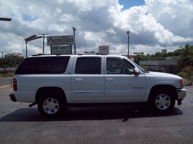 GMC Yukon XL 2005 photo 3