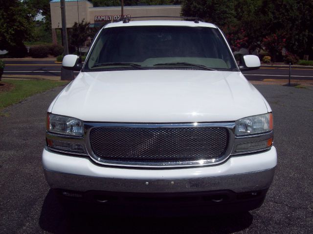 GMC Yukon XL 2005 photo 4