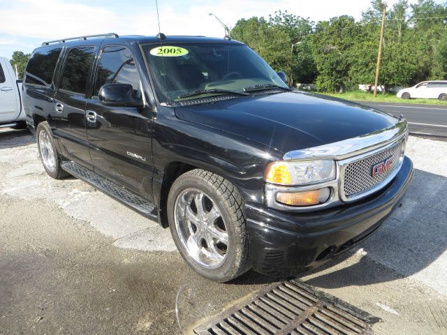 GMC Yukon XL 2005 photo 1