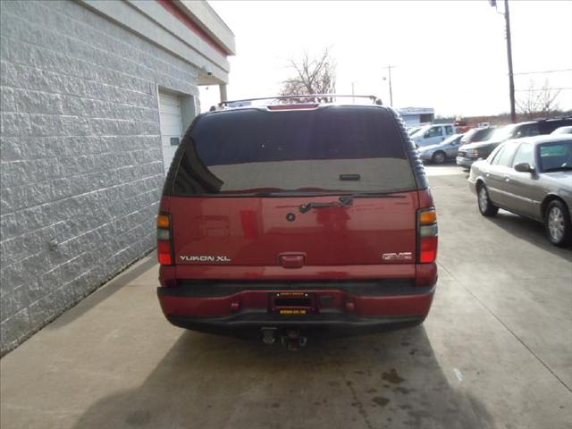 GMC Yukon XL 2005 photo 4