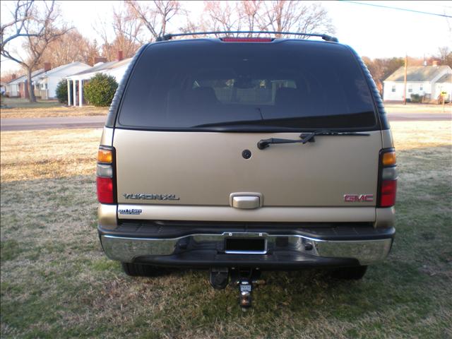 GMC Yukon XL 2005 photo 3