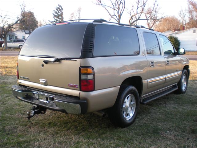 GMC Yukon XL 2005 photo 4