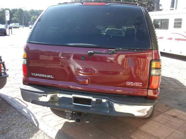 GMC Yukon XL 2005 photo 1