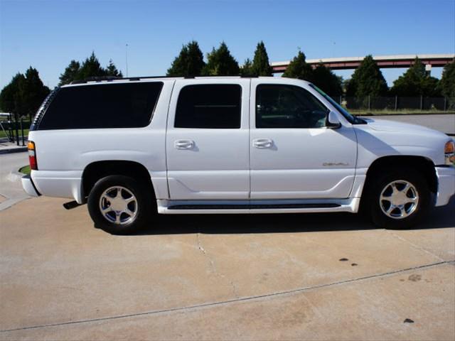 GMC Yukon XL 2005 photo 1