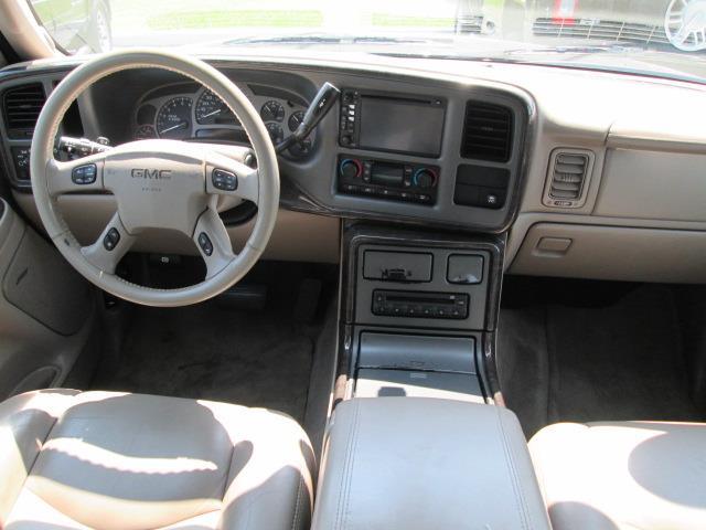 GMC Yukon XL 2005 photo 10