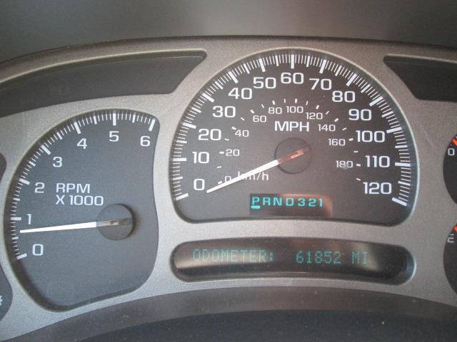 GMC Yukon XL 2005 photo 8