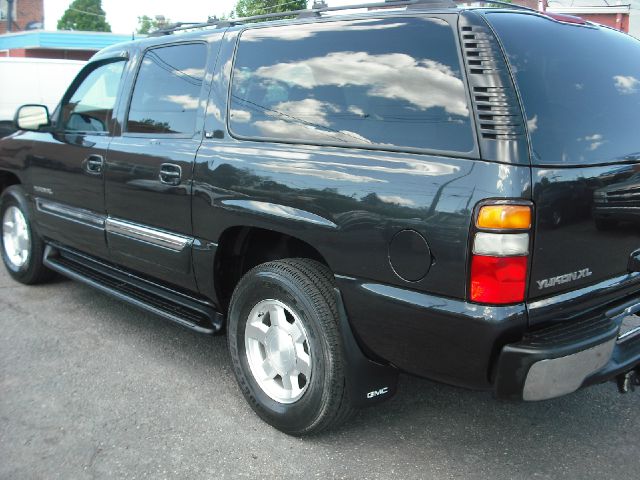 GMC Yukon XL 2005 photo 1