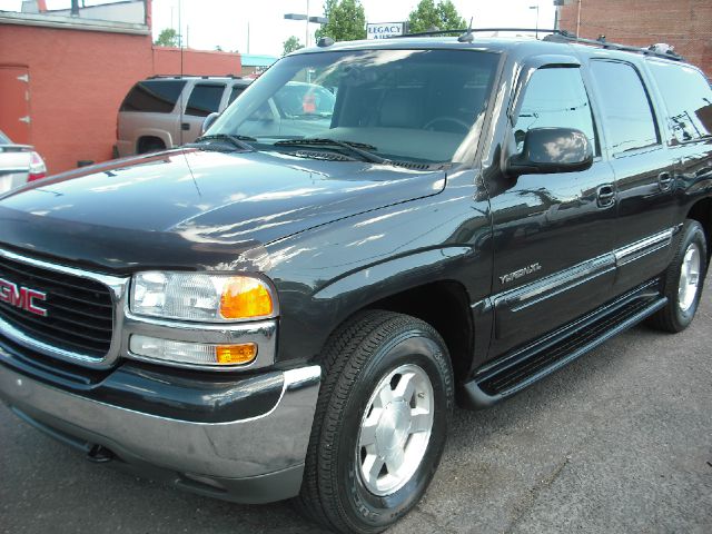 GMC Yukon XL 2005 photo 2