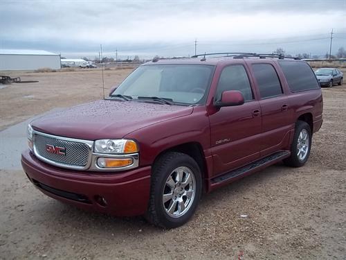 GMC Yukon XL 2005 photo 2