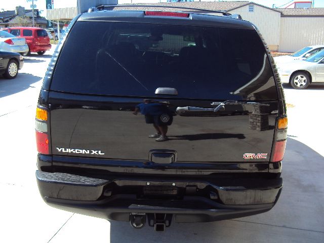 GMC Yukon XL 2005 photo 1