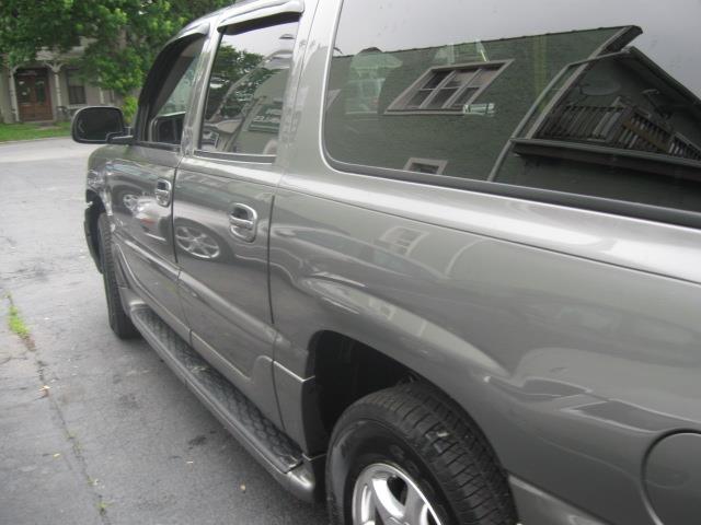 GMC Yukon XL 2005 photo 1