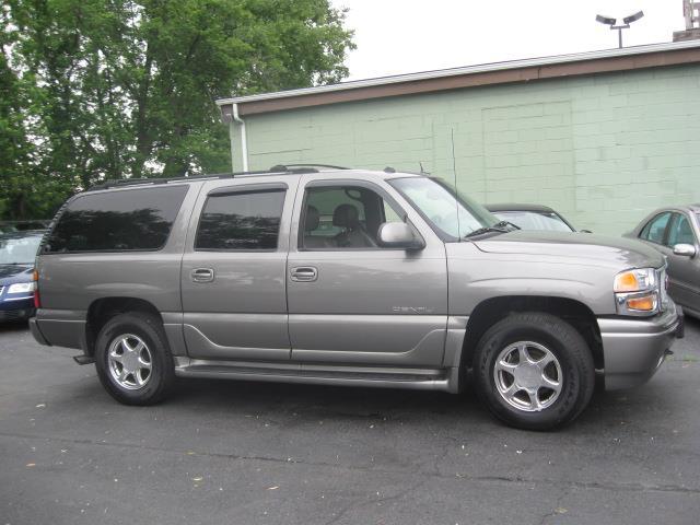 GMC Yukon XL 2005 photo 4