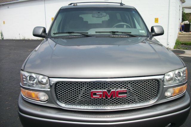 GMC Yukon XL 2005 photo 4