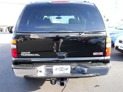 GMC Yukon XL 2005 photo 4