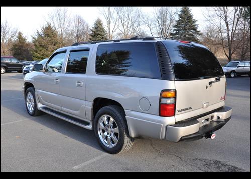 GMC Yukon XL 2005 photo 3