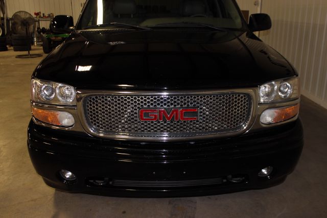 GMC Yukon XL 2006 photo 2