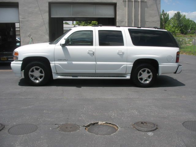 GMC Yukon XL SXT Van SUV