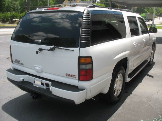 GMC Yukon XL 2006 photo 9