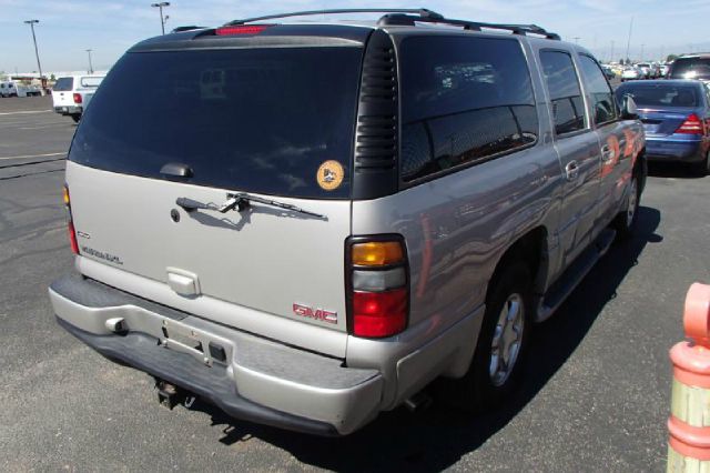 GMC Yukon XL 2006 photo 2