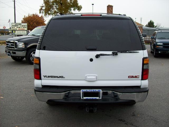 GMC Yukon XL 2006 photo 3