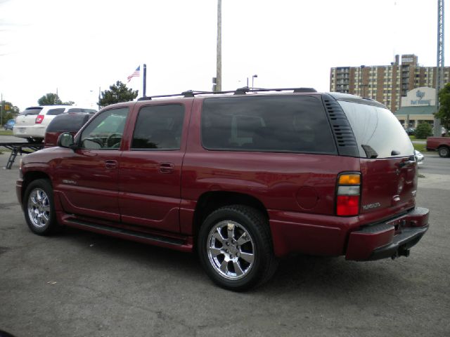 GMC Yukon XL 2006 photo 12